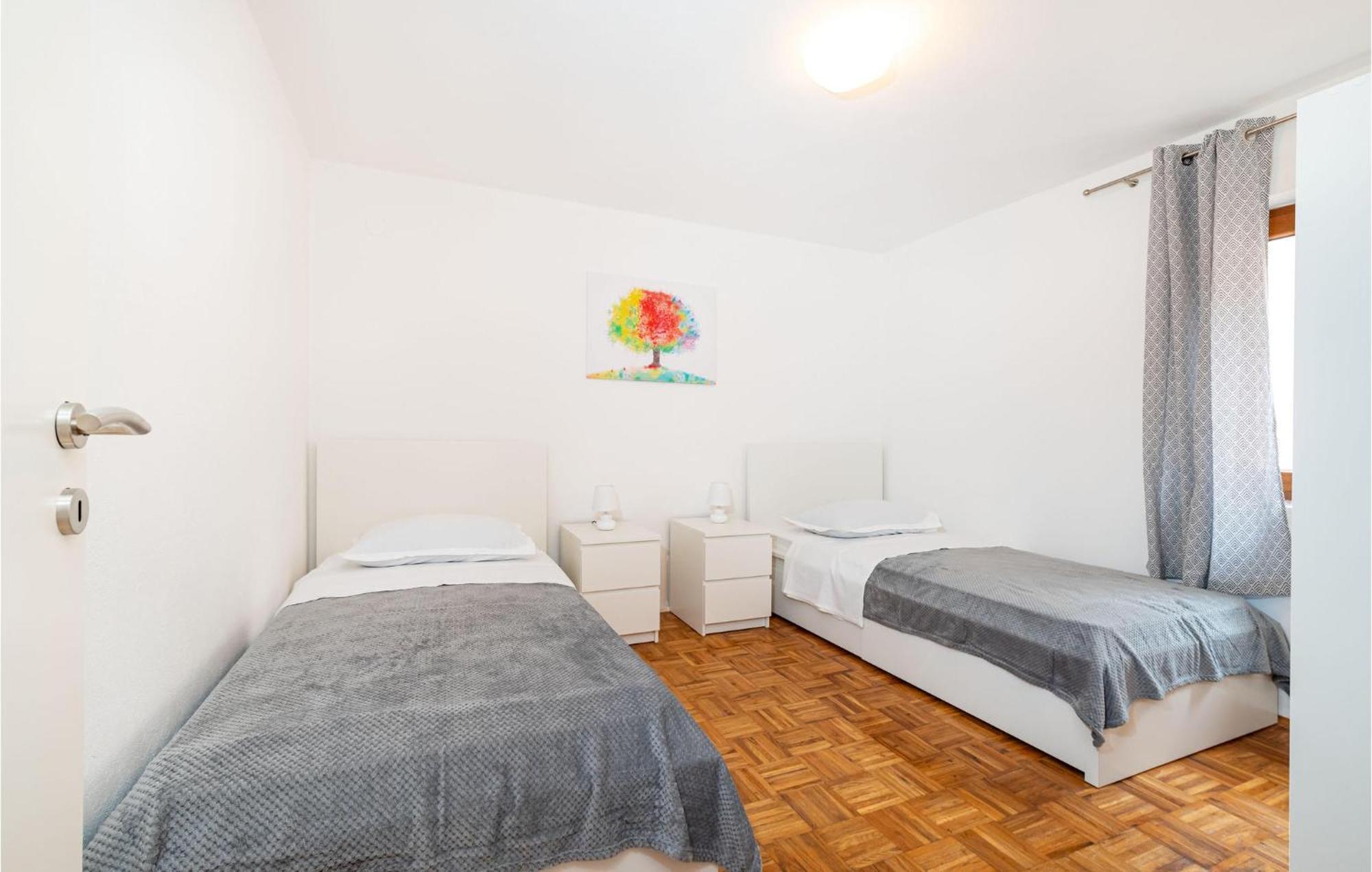 Lovely Apartment In Razanac With Wifi 外观 照片